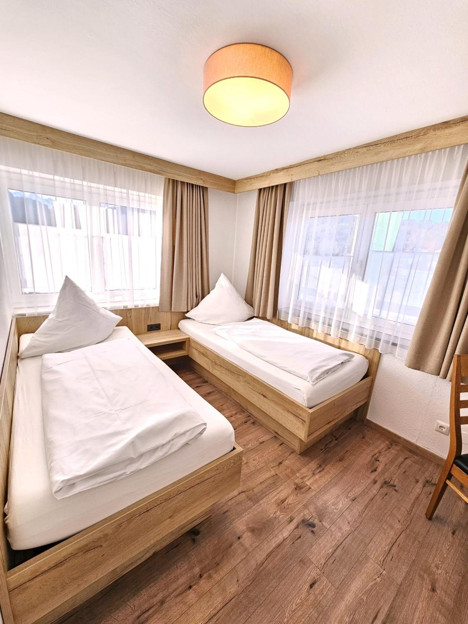 Hotel Cafe Fuggerhof 奥伯斯特多夫 外观 照片