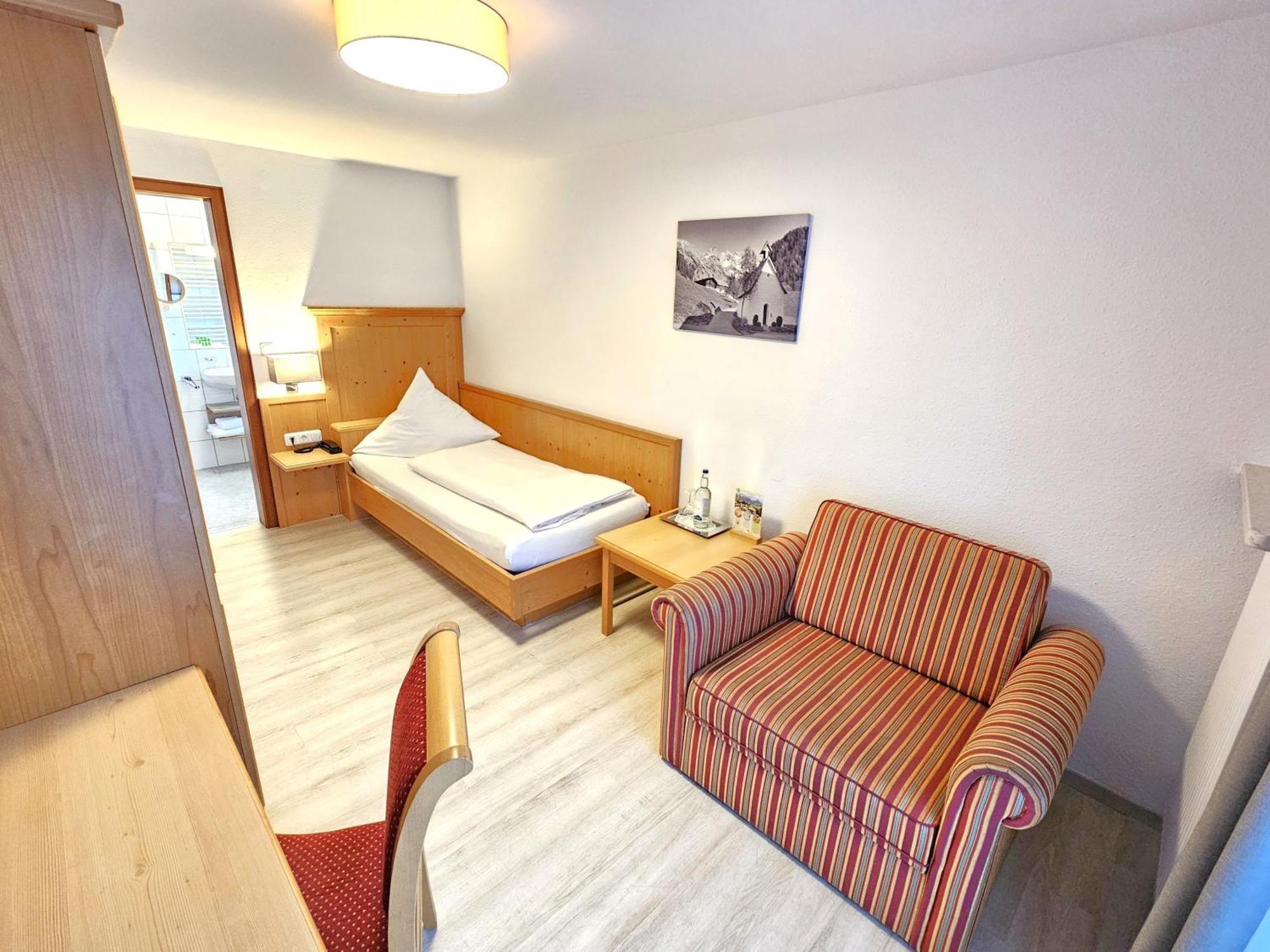 Hotel Cafe Fuggerhof 奥伯斯特多夫 外观 照片