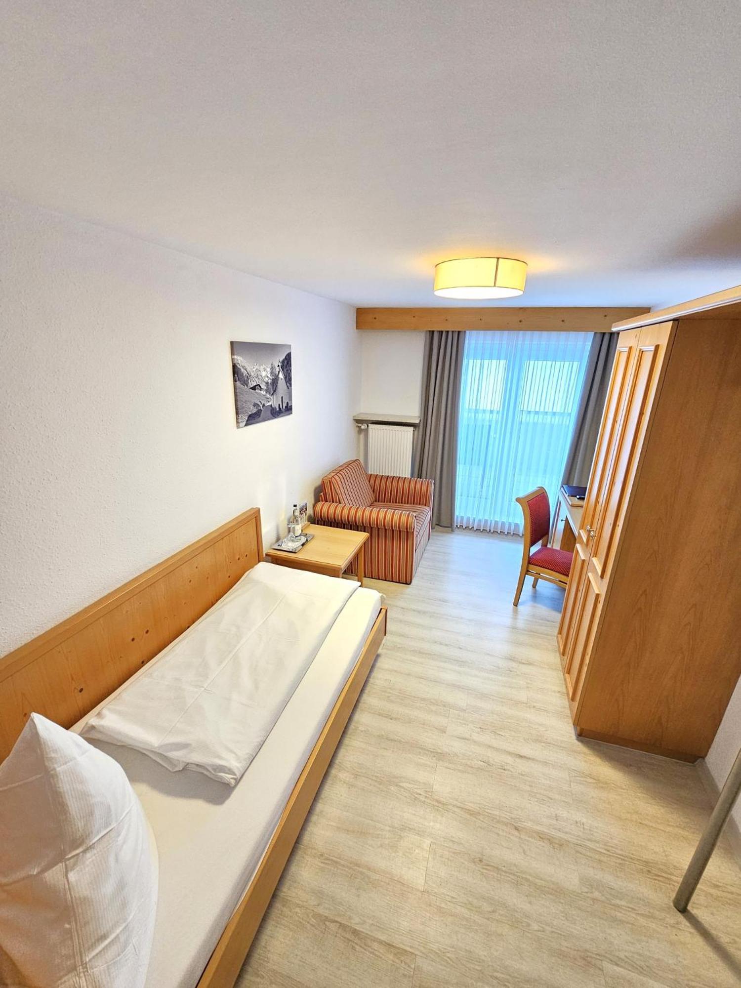 Hotel Cafe Fuggerhof 奥伯斯特多夫 外观 照片