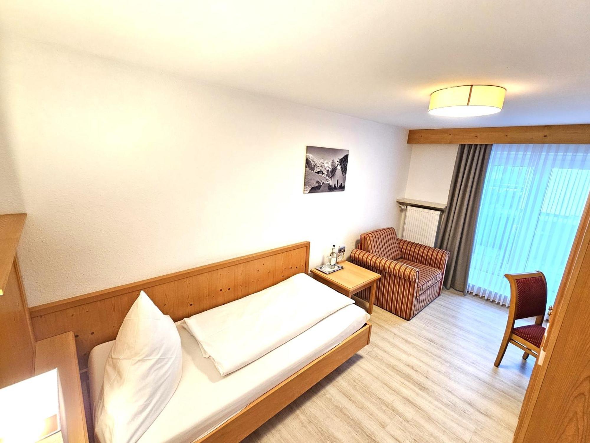 Hotel Cafe Fuggerhof 奥伯斯特多夫 外观 照片