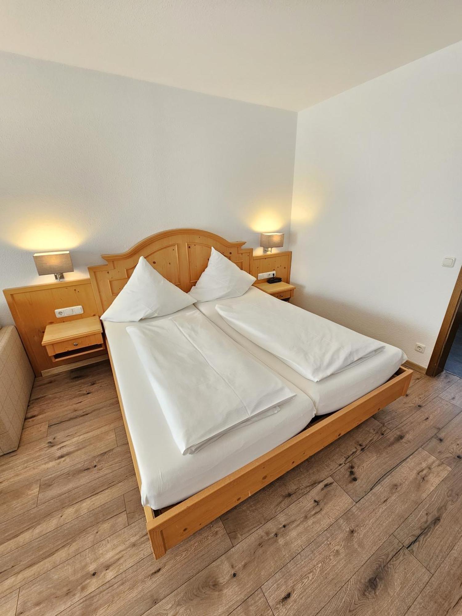 Hotel Cafe Fuggerhof 奥伯斯特多夫 外观 照片